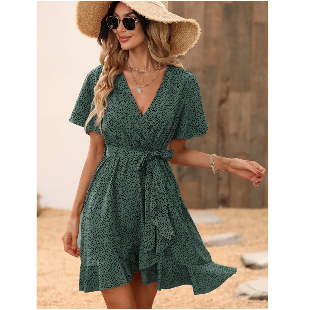 Green with Black Spotted Print Wrap Mini Dress Short Sleeves Belted - Picture 4 of 7